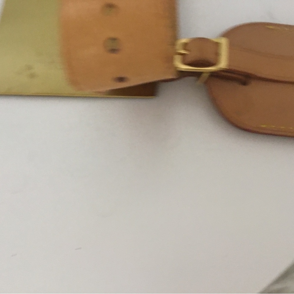 Louis Vuitton Tan Leather Luggage Tag with Gold Stitching Accent - Picture 8 of 9